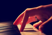 足球界世界大事揭晓，球员备赛加紧