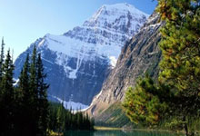 足球界世界大事揭晓，球员备赛加紧